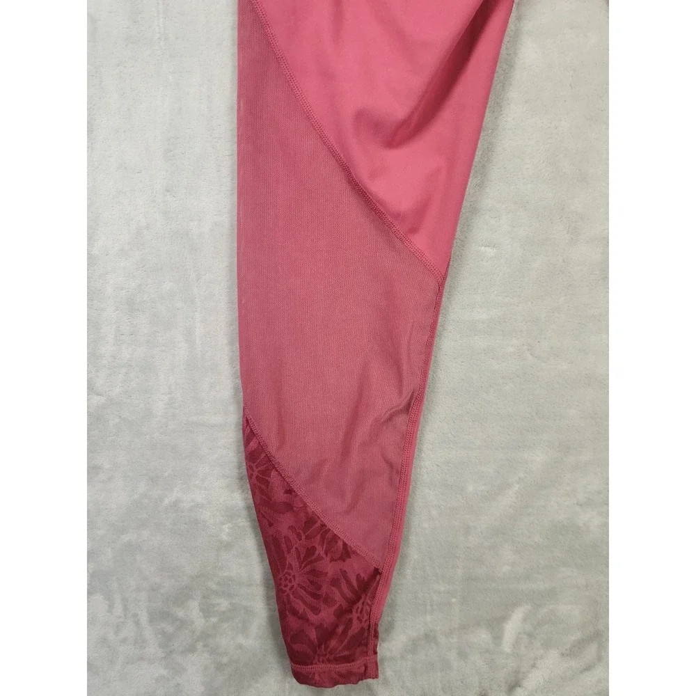 Fabletics Ultra High Waisted Seamless‎ Legging in a Purple Marbled L